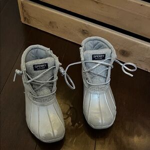 Sperry Kids Silver and Gray Boots